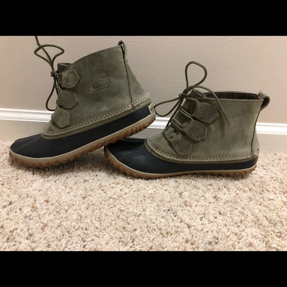 Sorel ankle duck boots